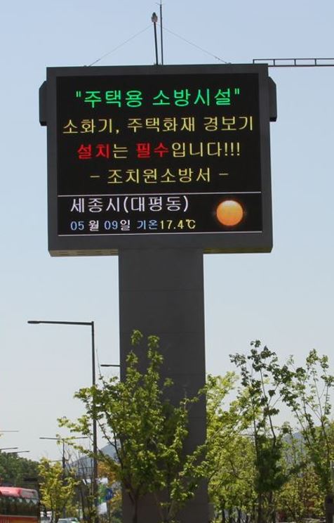 왼쪽 큰 이미지